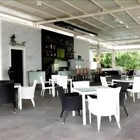 The Hill Hotel & Resort Sibolangit Buitenkant foto