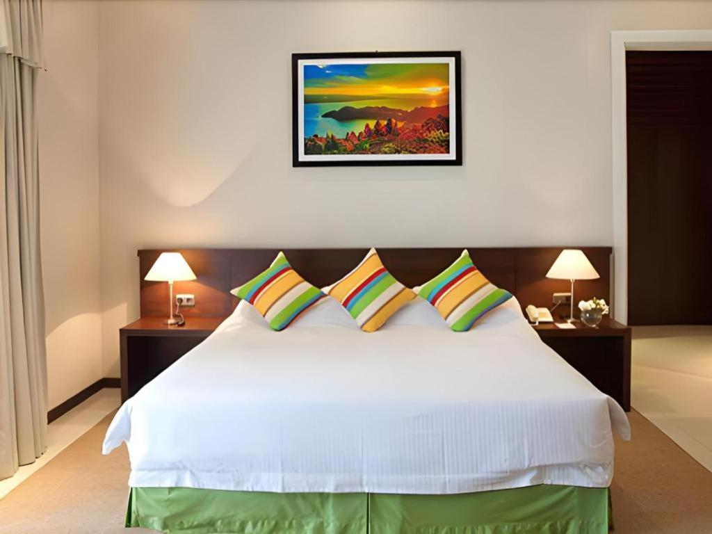 The Hill Hotel & Resort Sibolangit Buitenkant foto
