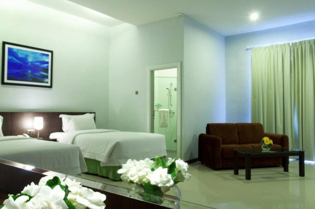 The Hill Hotel & Resort Sibolangit Buitenkant foto